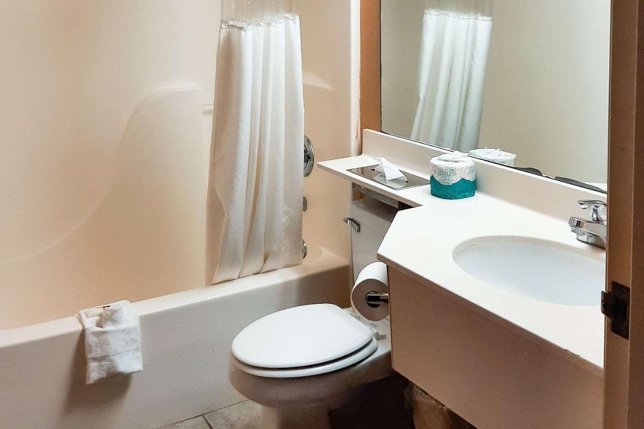 Starkville Inn & Suites 外观 照片